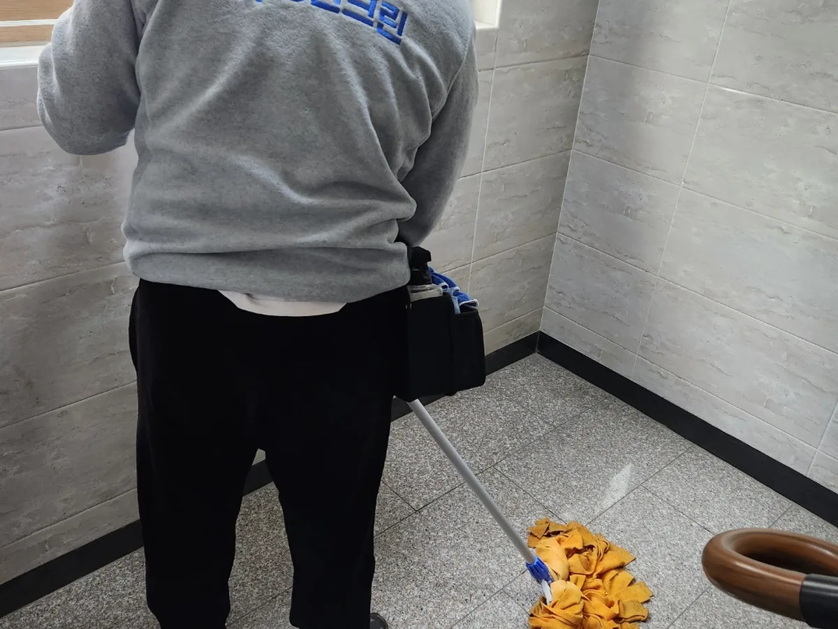 울진군 근남면 건물 복도·대기 동선 야간 위생청소 사례 - 행진크린